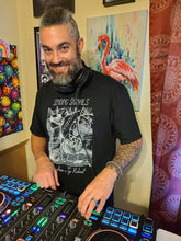 Load image into Gallery viewer, SENDING SIGNALS Unisex T-Shirt (BLACK)