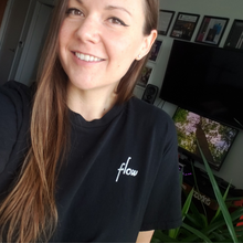 Load image into Gallery viewer, flow LOGO T-Shirt (BLACK)